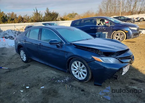 2019 Toyota Camry L из США, поврежденный, VIN 4T1B11HK6KU273128